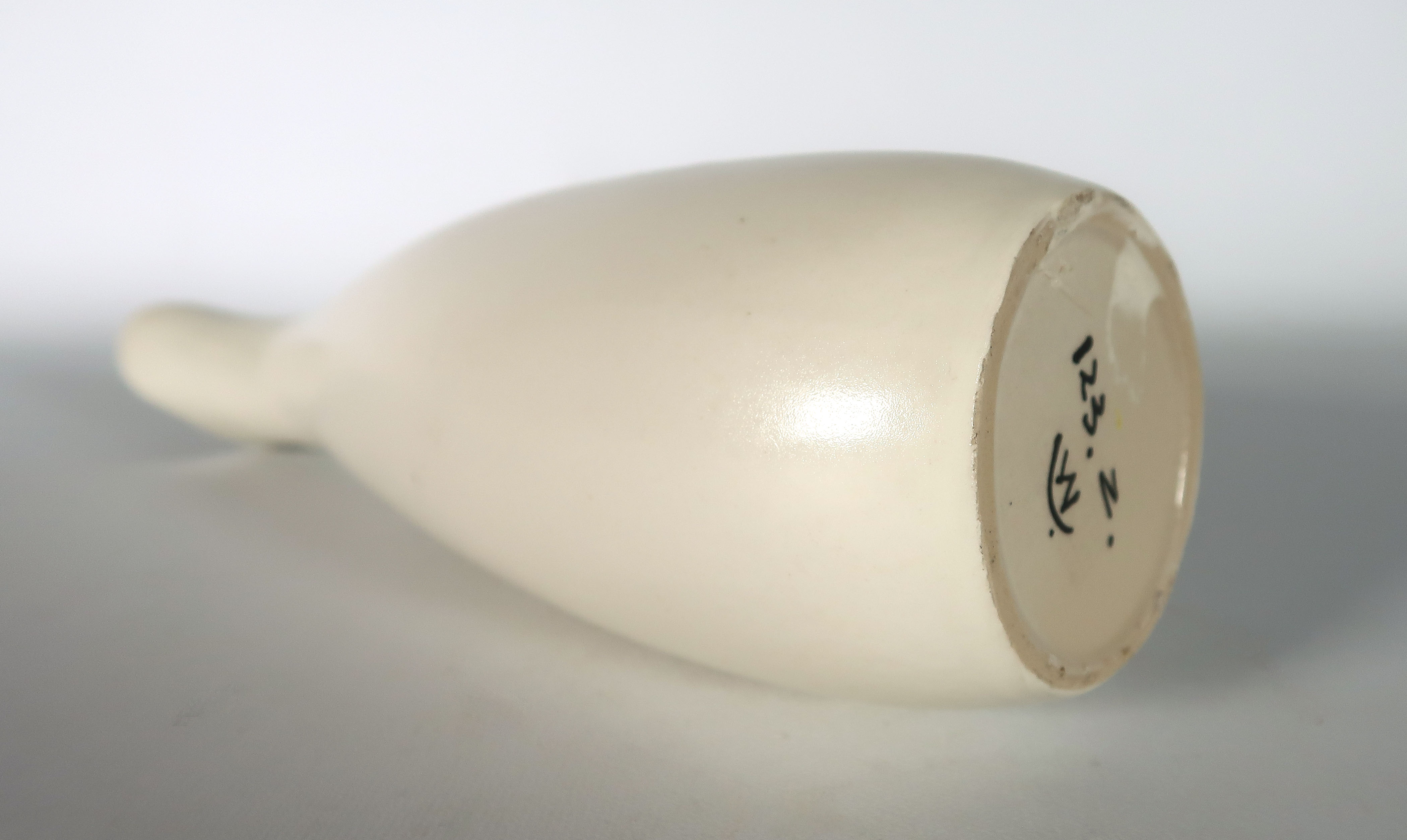 Firma Regout & Co - Aardwerk, Vaasje, ontworpen door Wim Visser kopen? Bied vanaf 1!