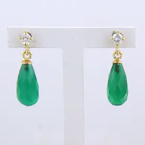 Acheter18k geel gouden oorhangers bezet met groene onyx en biljant geslepen diamant? Enchérissez de 210!