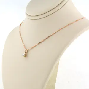 Buy 14k rosé gouden collier met hanger met briljant geslepen diamant 0.08ct - 45 cm? Bid from 220!