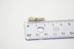 52- Chique14Krt bi-color gouden hanger met geometrische vormgeving kopen? Bied vanaf 50!