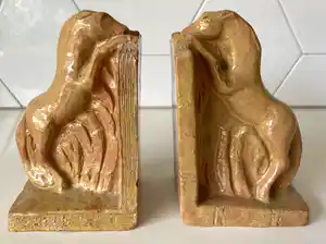Piet Peters - Twee aardewerken boekensteunen met een steigerend paard verkocht voor € 50!