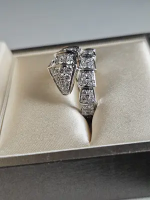 Cartier - 18K Gouden Diamanten Ring (±1,80 ct) – Serpenti Stijl Geïnspireerd op Bvlgari kopen? Bied vanaf 1750!