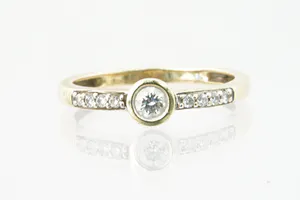 Sierlijke 14 krt goud & 0.30ct diamanten ring - klein model kopen? Bied vanaf 130!