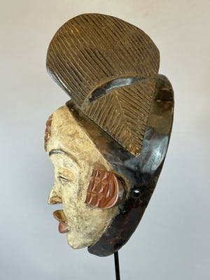 Punu - 210426 - African female mask from the Punu - Gabon. kopen? Bied vanaf 75!
