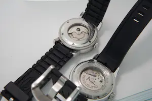 60 - Twee Stalen Unisex polhorloge met rubberenband Vendoux/Officina del Tempo kopen? Bied vanaf 20!