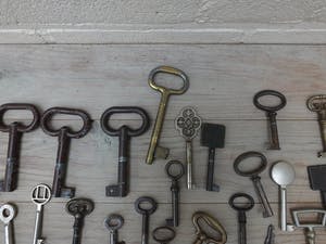 Curiosa - Partij sleutels van diverse afmetingen en metaal soorten. kopen? Bied vanaf 1!