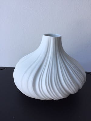 Rosenthal - Martin Freyer Plissévaasje (knoflook) wit, biscuit porselein h 12 cm kopen? Bied vanaf 79!
