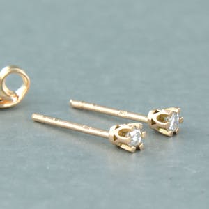 18k roségouden oorknoppen bezet met briljant geslepen diamant tot. 0,08ct kopen? Bied vanaf 1!
