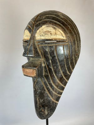 Luba - Tribal used African wooden Luba mask - Congo. kopen? Bied vanaf 35!