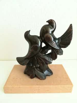 Brons (Onbekend) - Prachtig gedetailleerd sculptuur met duifjes, Art Déco verkocht voor € 60!