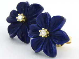 18k geel gouden oorknoppen met lapis lazuli en briljant geslepen diamant 0.08ct kopen? Bied vanaf 160!