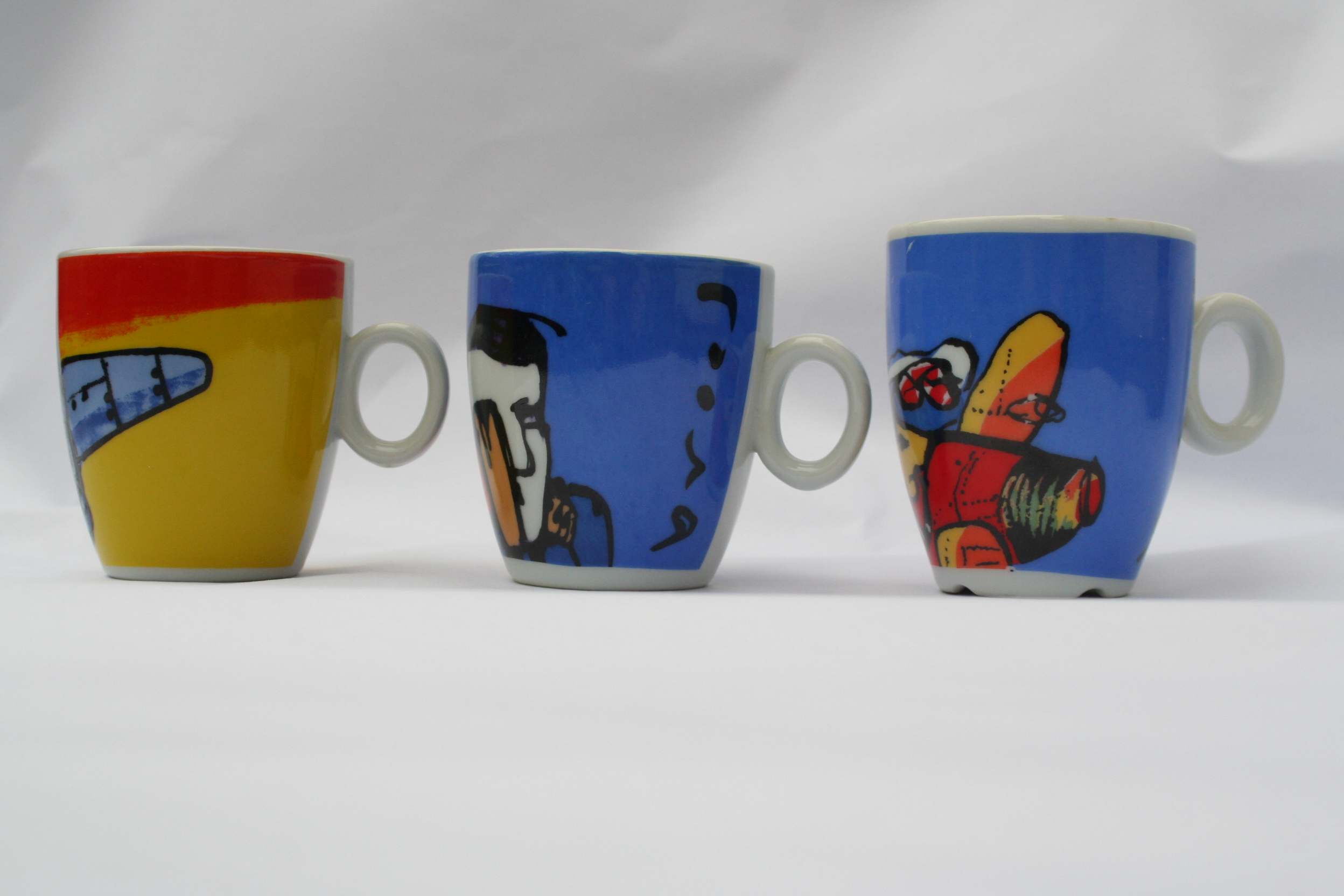 Niet of onleesbaar gesigneerd - 3 kopjes - Herman Brood kopen? Bied vanaf 1!