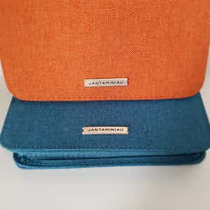 Jan Taminiau - Twee (2) stuks KLM toilettasjes, Limited Edition verkocht voor € 15!