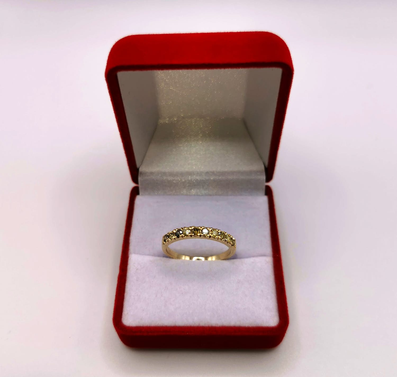 14 Karat gold mit 10 Diamanten 0,46 Karat total kopen? Bied vanaf 275!