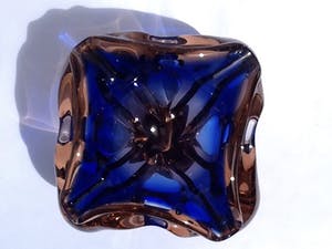 Josef Hospodka - Zware kristallen sommerso schaal/asbak Chribska. kopen? Bied vanaf 35!