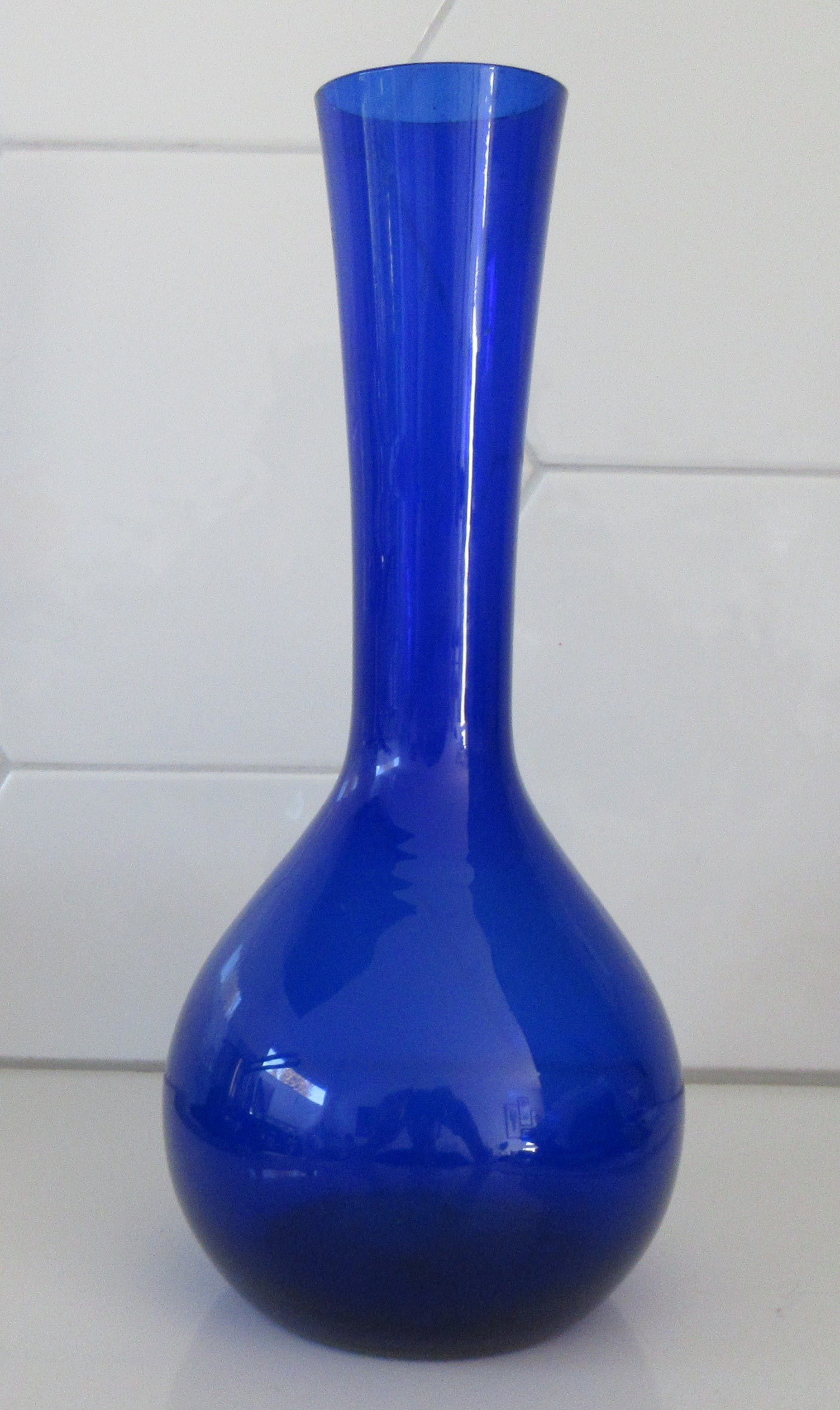 Glasfabriek Gullaskruf - Cobalt blauwe glazen "Bulb vase" ontwerp Arthur Percy kopen? Bied vanaf 25!