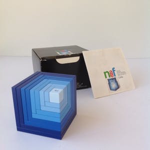Kurt Naef - Kubus Cella Blue (1978), houten kubus in originele verpakking kopen? Bied vanaf 89!
