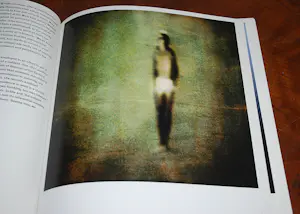 Michal Rovner - the Space between - hardcover 2002 - Whitney Museum New York kaufen? Bieten Sie von 125!