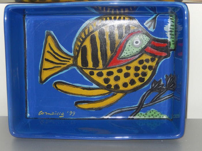 Corneille - VISSCHAAL van KERAMIEK in de druk gesigneerd uit 1999 verkocht voor € 55!