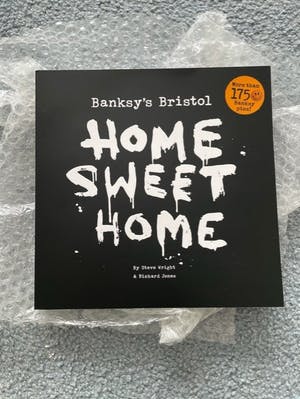 Banksy - Bristol's Home Sweet Home met varia kopen? Bied vanaf 50!