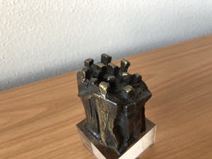 Frans Steginga - Prachtig beeldje " GEBUNDELDE KRACHT " kopen? Bied vanaf 35!