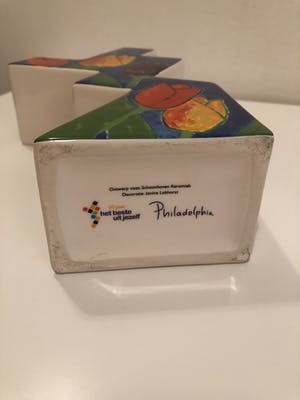 Plateelfabriek Schoonhoven N.V. - Vintage tulpenvaas en vier kleine schaaltjes kopen? Bied vanaf 15!