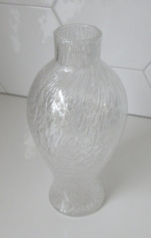 Floris Meydam - Blanke elegante gevormde Airbubble vaas kopen? Bied vanaf 10!