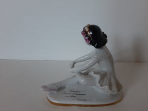 Niet of onleesbaar gesigneerd - Lomonosov Leningrad Porcelain Factory -Yong Ballerina Maschenka kopen? Bied vanaf 1!