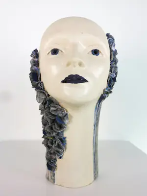 Ida De Roy - Set van twee sculpturen van keramiek, Hoofden kopen? Bied vanaf 200!