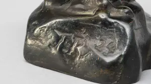 John Raedecker - Bronzen sculptuur: twee uiltjes kopen? Bied vanaf 1995!
