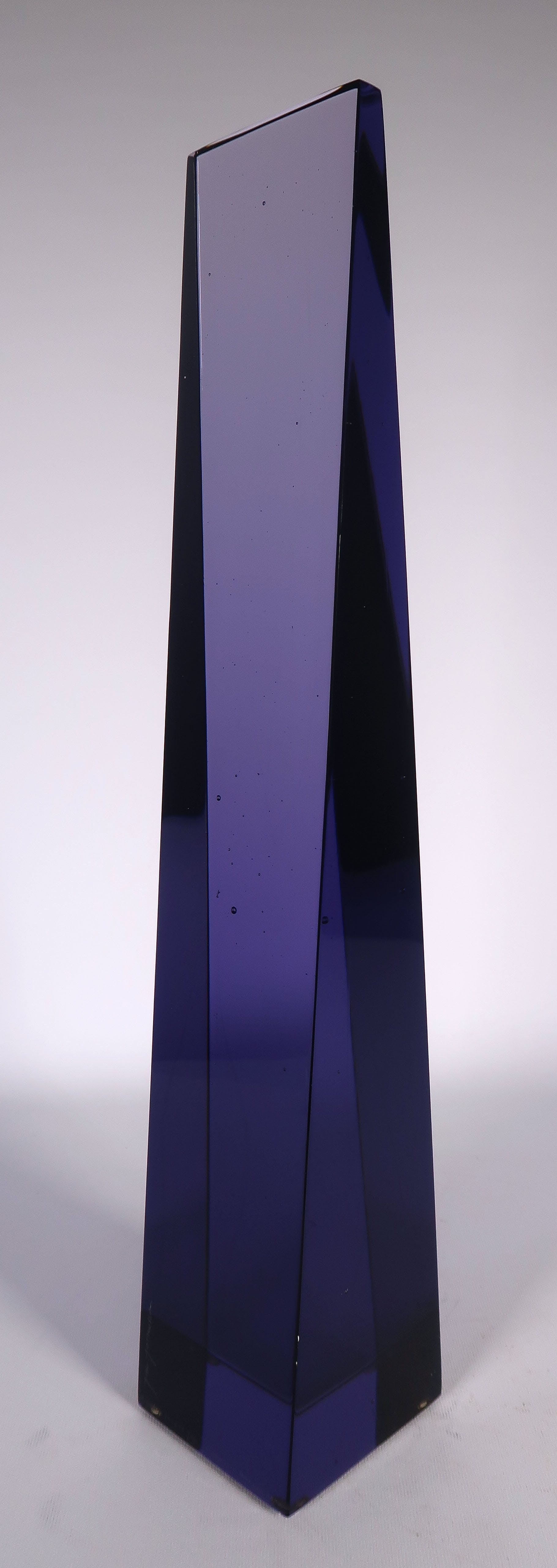 Jan Johansson - Glas, Moderne obelisk-vorm, uitgevoerd door Orrefors kopen? Bied vanaf 1!