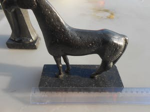 Jozef van Acker - 2 Gietijzer beeldjes kopen? Bied vanaf 150!