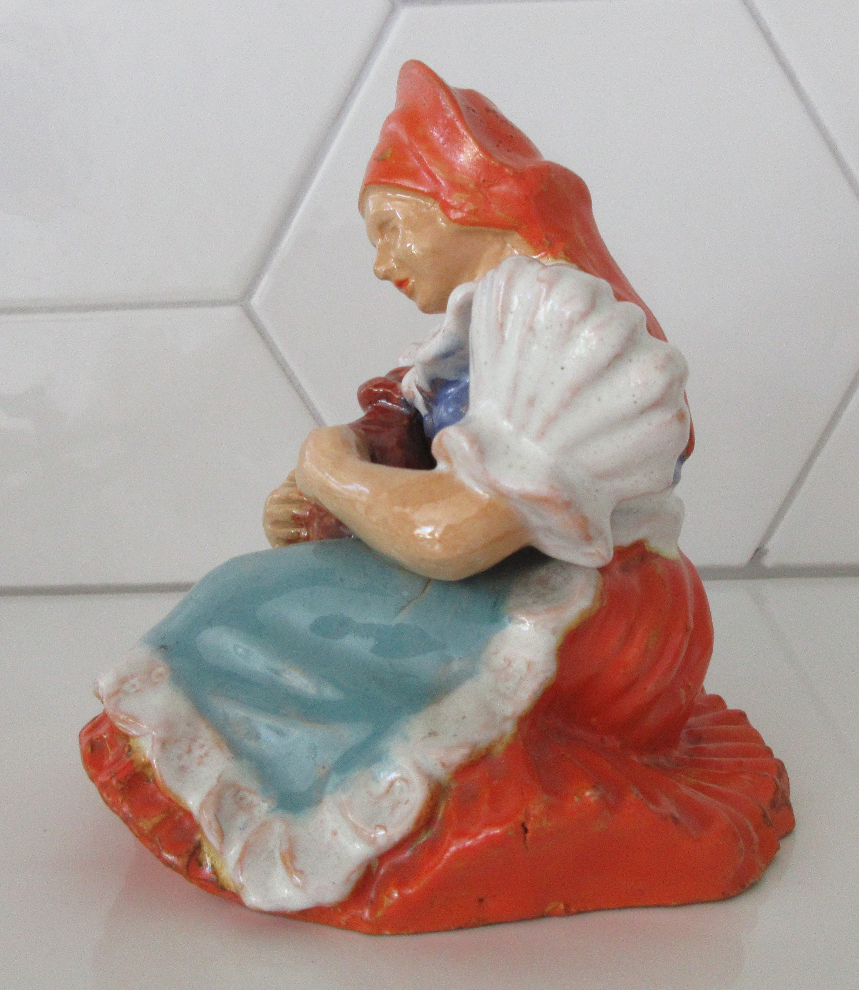 Niet of onleesbaar gesigneerd - Art deco terracotta plastiek van een vrouw met kruik kopen? Bied vanaf 1!