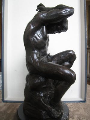 Niet of onleesbaar gesigneerd - Bronzen figuur...... vertwijfeling kopen? Bied vanaf 1!