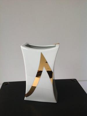 Rosenthal - Jan van der Vaart Convex vaasje 1990 porselein met goud kopen? Bied vanaf 59!