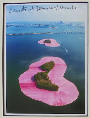 Christo - Project " Surrounded Islands " 1983 - inc. original stofmonster - handgesigneerd kopen? Bied vanaf 149!