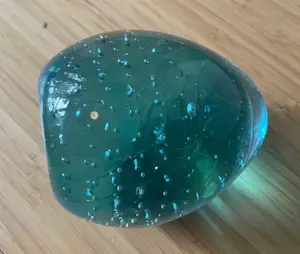 Niet of onleesbaar gesigneerd - Studio glazen presse papier ei-vorm gesigneerd Wils - 2004 kopen? Bied vanaf 1!