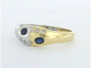 18k bicolour gouden ring met saffier en diamant 0.09 ct kopen? Bied vanaf 400!