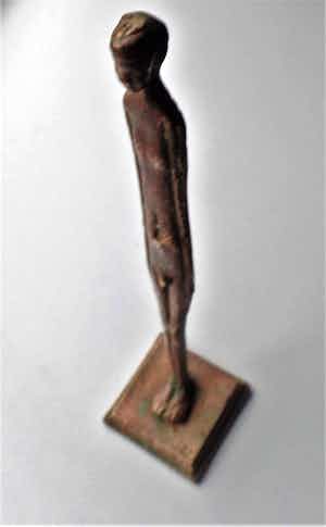 Niet of onleesbaar gesigneerd - Naakte Jongen - Brons verkocht voor € 1!