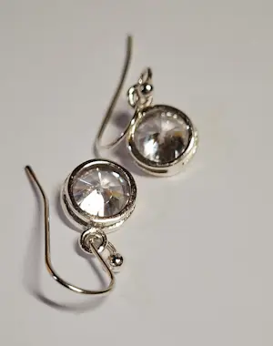 Nieuwe Tijdloze schittering, Swarovski-oorbellen van 925 zilver, diamantachtige kopen? Bied vanaf 40!