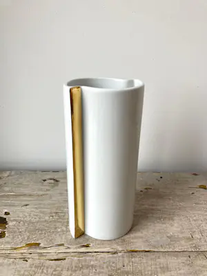 Gerold Porzellan - Op Art Gerold Porzellan witte vaas met gouden rand, jaren 60ig kopen? Bied vanaf 40!
