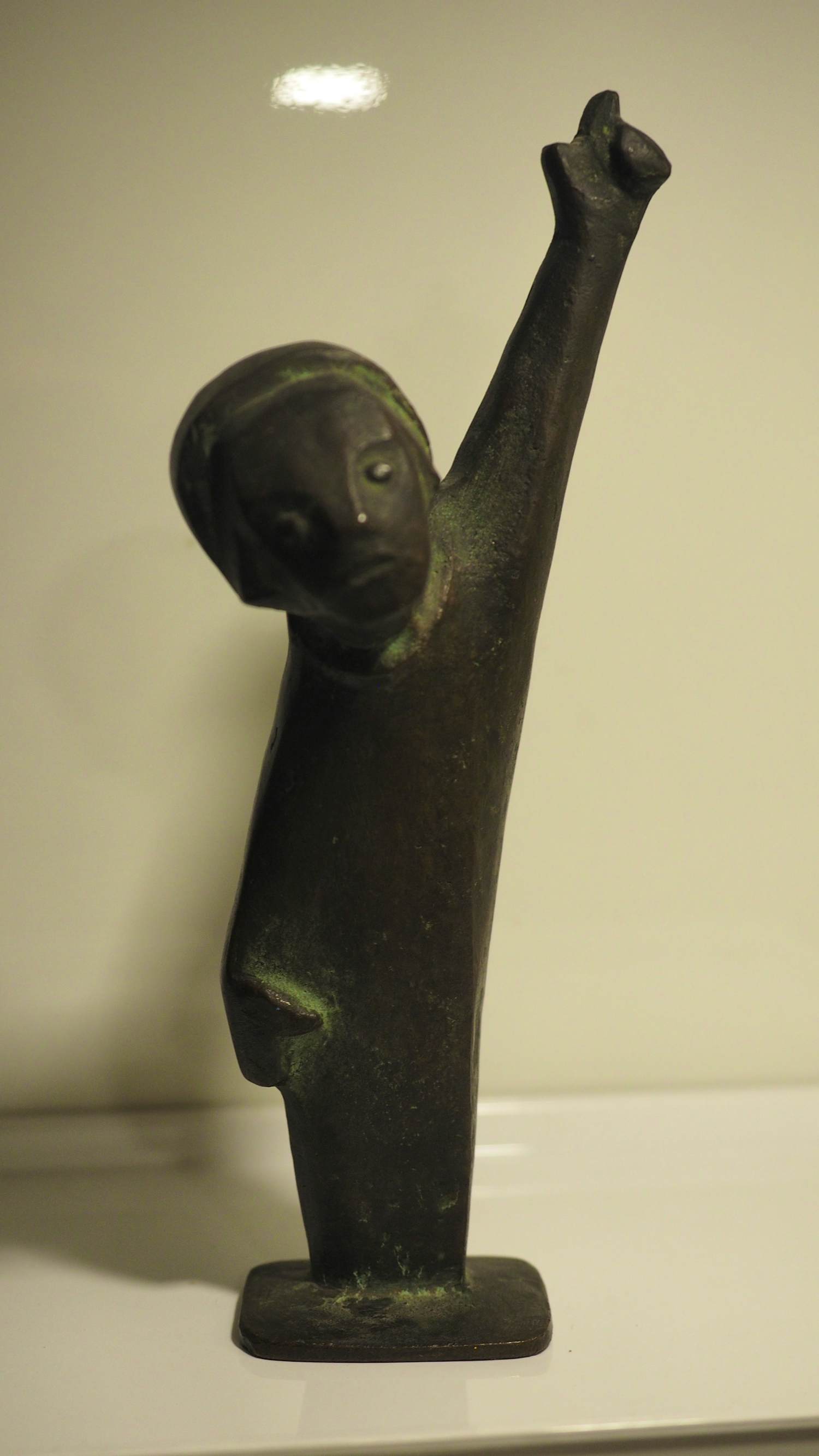 Kurt Lehmann - Kurt Lehmann Bronze Skulptur - Kleiner Knabe mit erhobenem Arm kopen? Bied vanaf 550!