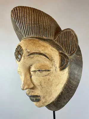 Punu - 220307 - Tribal used Punu mask - Gabon. kopen? Bied vanaf 45!