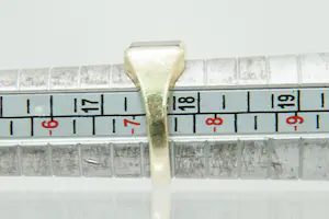 36- Vintage seventies 14 Krt gouden ring met zwarte steen kopen? Bied vanaf 150!