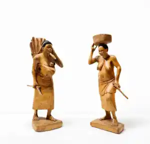 Onbekend - Afrikaanse houten vrouwensculpturen van Ngimbi Tatu vendu pour 80€ !