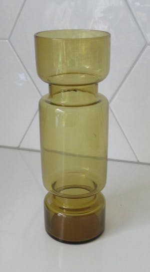 Niet of onleesbaar gesigneerd - Amber glazen sixties "hooped" vaas kopen? Bied vanaf 10!