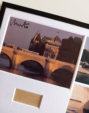Buy Christo - The Pont Neuf wrapped – gesigneerde artcard + 2 originele foto’s? Bid from 380!