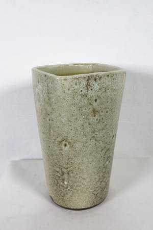 Pieter Groeneveldt - Lot van drie aardewerken vaasjes kopen? Bied vanaf 45!