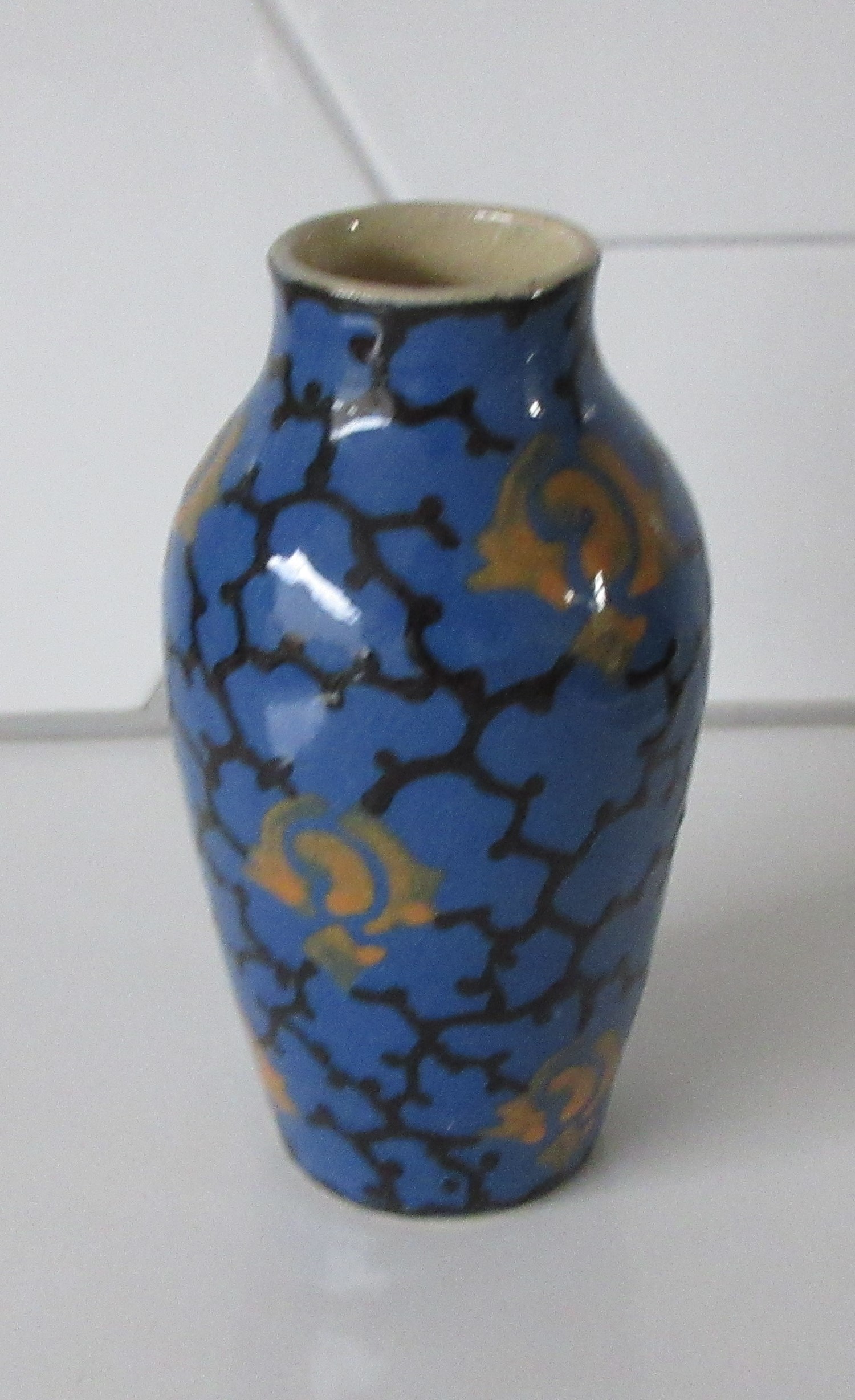 Niet of onleesbaar gesigneerd - Jugendstil Max Laueger stijl Duits hand beschilderd aardewerk vaasje kopen? Bied vanaf 1!