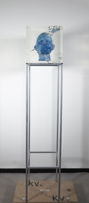 Toon Tullemans - Keramieken hoofd in hars, Der blaue Kopf (Groot en zwaar) kopen? Bied vanaf 350!